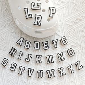 26Pcs 악어 신발에 대 한 알파벳 문자 시리즈 구두 매력 DIY 장식 프리미엄 품질 인기있는 매력 액세서리 버블 슬라이드