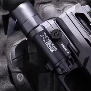 Surefire X300U 스카우트 라이트 건 라이트 랜턴 라이플 스트로브 플래시라이트 20mm 레일에 적합 에어소프트 행잉 플래시라이트 헌팅