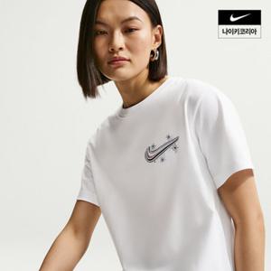 [나이키] 스포츠웨어 클래식 여성 오버사이즈 티셔츠 IH7605-100