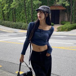 [옷자락] 여성 유넥 사이드 버튼 크롭 긴팔 티셔츠