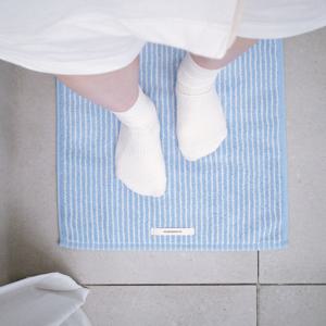 스트라이프 오브제 발매트 1장(마리나 블루 딥 스트라이프/미끄럼방지 패드 포함)