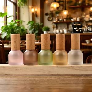 TEMU 10ml 매트 스크류탑 리필 가능 향수병 5개 세트 - 에센셜 오일, 화장품, 데코용 재사용 가능. 펌프 스프레이 포함 우아한 유리 여행용 샘플 용기, 메이크업, 화장품, 홈 데코용