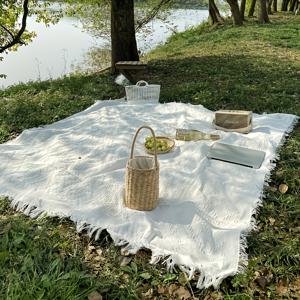 TEMU 잔디, 텐트, 해변에 적합한 경량 야외 담요 겸 피크닉 매트 1개 - 술 장식 가장자리가 있는 기계 세탁 가능 휴대용 덮개, 간편한 관리, 야외 캠핑, 피크닉, 데크용