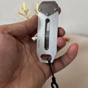 TEMU 남성용 택티컬 EDC 머니클립, CNC 가공 알루미늄 합금 및 304 스테인리스 스틸 전체 제작. 신용카드 5장과 지폐 15장 수납 가능. 당신의 필요를 충족시켜줍니다.