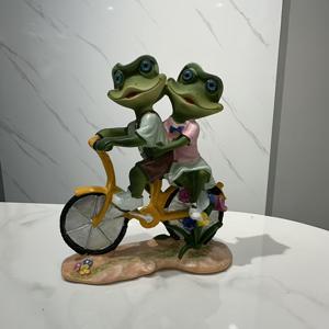TEMU 커플 개구리 자전거 피규어, 정원, 집, 사무실 및 파티 장식에 적합, 홈 데코용 레진 공예품, 수제 조각상 디자인, 정교하고 창의적인 귀여운 모양의 미술 디자인 공예품으로 장식용 선물로 좋습니다.