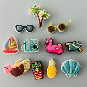 TEMU DIY 탈부착 신발 버클 참 11개 - 스ニー커에 적합한 탈부착형 | 해변 테마의 다양한 장식이 있는 신발 액세서리 | 파티, 크리스마스 선물, 캐주얼 복장을 위한 창의적인 신발 클립 (영구적 아님)