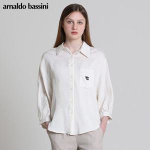[아날도바시니(ARNALDO BASSINI)] 린넨투톤 자수포켓 카라 블라우스 (택가격: 118000원)