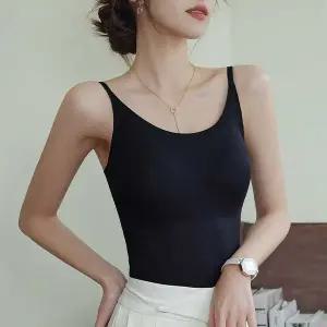 [하프클럽/]클럽 패션 이너웨어 캡 내장 일체형 나시 티셔츠 코디