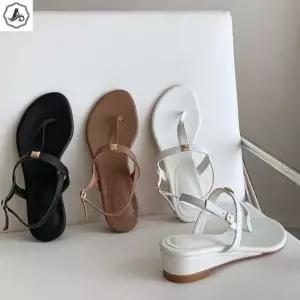 [애슬릿] 가죽 샌들 스터드 버클 스트랩 키높이 웨지 쪼리 여름 4cm
