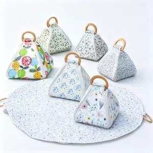 2-in-1 단열 피크닉 가방 접이식 담요 튼튼한 플라스틱 손잡이가 있는 원형 방수 매트 야외 캠핑 해변 및