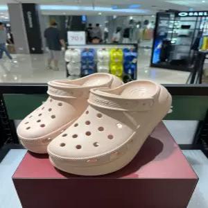 크록스 2075216UR 크러쉬 클로그 샌들 콰츠 572453