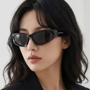 [발렌시아가] 선글라스 BB0157S 001 스위프트 로고 템플 오발 블랙