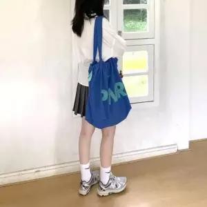 [패션] 면가방 여자가방 가죽백팩 가방코디 여성 대학생