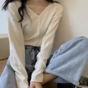 데일리 브이넥 버튼 니트 가디건 SNY-0030