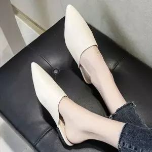 슬림 포인티드토 로우힐 블로퍼 세련된 무드
