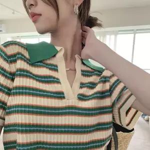 [하프클럽/셀럽하우스]여성 여름 가을 배색 스트라이프 크롭 카라 니트