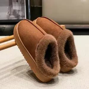 두꺼운 밑창이 있는 푹신한 남성용 슬리퍼 실내 미끄럼 방지 및 보온 커플용 모피 안감 겨울 신상