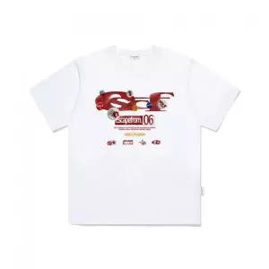 ESCAPEFROM 핀 버튼 ESCF 로고 콜라주 프린트 오버핏 반팔티 화이트