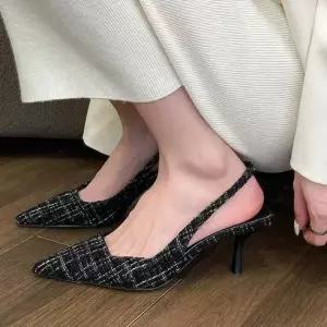 여자 결혼식 패션 하객 룩 코디 스틸레토 슬링백 힐