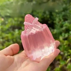 말랑쫀득 딸기 카넬레 푸딩 스트레스볼 투명 말랑이 딸기 케이크 말랑이 말랑이 스트레스 볼 말랑이 스퀴즈