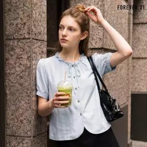 [FOREVER21]프릴넥 리본 금장 버튼 반팔 블라우스 (FTDBBL017)