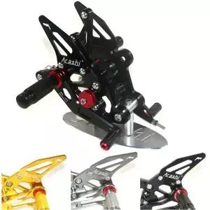 오토바이 CNC 조정 가능한 후면 세트 발 받침대 SUZUKI GSXS750 205202 GSR750 20207