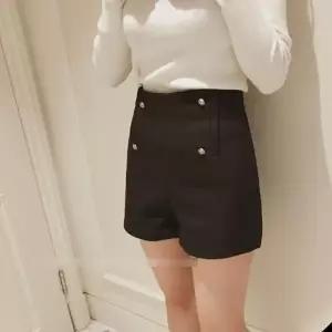 위아 솔리드 숏 슬랙스 정장반바지 데일리 러블리