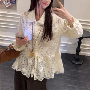 여성 루브핏 레이스 프릴 카라 플라워 펀칭 블라우스
