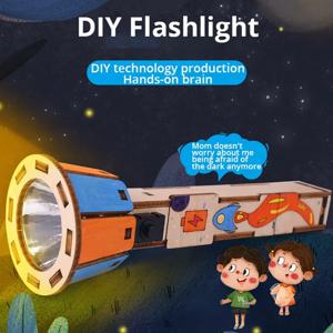 DIY 손전등 기술 소규모 생산 세트 집에서 만든 손으로 조립한 전기 물리학 과학 장난감