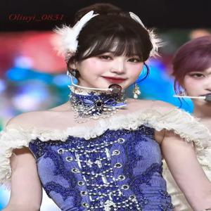 새로운 IVE 장잉 미스트 블루 원숄더 헤비웨이트 발레 스타일 공연 드레스 스테이지 프린세스 스커트 여성 패션
