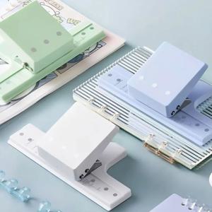 1PC 다기능 3홀 펀치, 소형 핸드 펀치, 6장의 종이를 묶을 수 있으며, 스크랩북킹 및 종이 공예에 적합합니다.