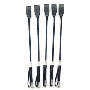 1PC 휴대용 경량 PU 가죽 승마 작물 내구성 야외 미끄럼 방지 핸들 말 채찍 경주 승마 훈련