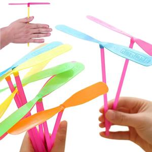 1-20pcs 플라스틱 대나무 잠자리 모양 손 푸시 비행 프로펠러 야외 스포츠 게임 어린이 장난감 선물 회전 비행 화살표 게임