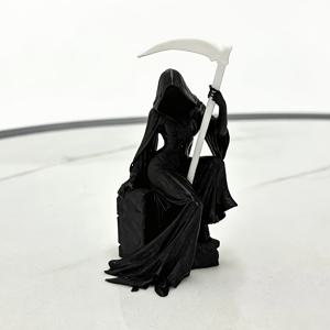 TEMU 다크 테마 장식품, 망치질하는 여성을 테마로 디자인되었으며, 테이블 상단에 장식하기에 적합합니다. 이 예술적인 조각은 미스터리하고 어두운 분위기를 담고 있습니다.