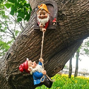 2개 짜리 우아한 gnome 나무 등반 조각 - 야외 정원 및 파티오 벽 장식, 수지, 어머니의 날/크리스마스 선물에 적합, 보너스 매달린 장식 포함, 우아한 정원 장식