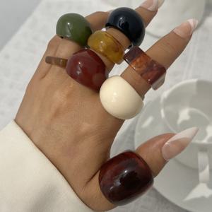 TEMU 8개 여성용 반지 세트 빈티지 스타일, 간편한 패션, 멀티컬러 기하학적 원형 레진 플레인 밴드 반지, 바캉스 스타일, 인조 보석 두꺼운 주얼리, 데일리 착용 및 친한 친구 선물로 적합