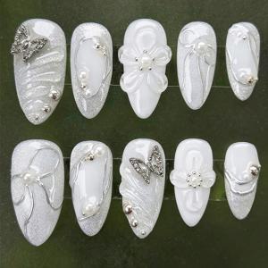 11.20-4233-XS-S-M 우아한 여성용 짧은 10개 암드 스타일 수제 화이트 3D 나비 꽃 라인 비즈 워터 리플 글리터 인조 손톱