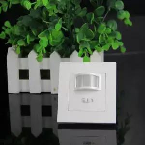벽걸이형 PIR 모션 센서 최대 감지 거리 9m 110-240V/AC 적외선 스위치