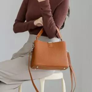 스퀘어 여성가방 빈티지 소가죽 여대생백 토드백