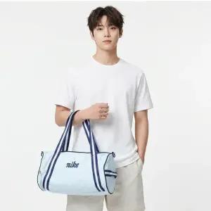 [나이키]나이키 더플백 DR6261-474 헤리티지 레트로 트레이닝 가방