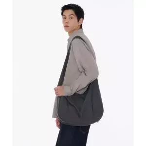 MUSINSA STANDARD TR 미니멀 크로스 백 [그레이]
