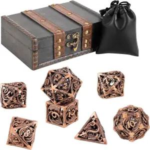 SWeien 7PCS DND 주사위 세트 보물 상자 및 가방이 포함된 프리미엄 중공 금속 다면체 남녀용 선물 던전 앤