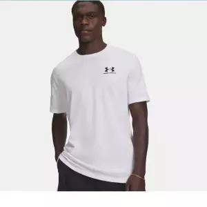 매장정품 UNDERARMOUR 언더아머 1326799-100 화이트 남성 UA 레프트 체스트 로고 반팔 면티셔츠 런닝 헬스