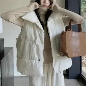 경량패딩 여성 베이직 사선지퍼 밑단스트링 겨울템 조끼패딩