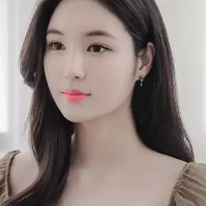 [제이로렌]제이로렌 M02707 노아 스모키쿼츠 크리스탈 귀걸이