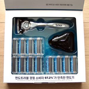 쉬크 하이드로5 프로텍트면도날 13개입과 프로텍트면도기