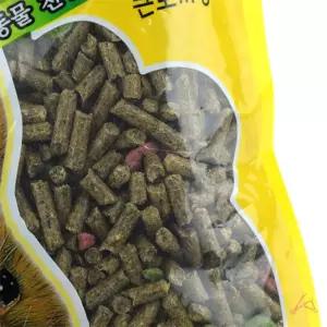 쿠로이누 조이스틱 큰토끼용사료 730G 건초사료