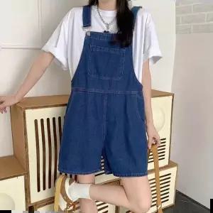 여성점프슈트 청 점프수트 데님 진청 점프슈트 멜빵 반바지 귀여운코디 캐주얼 데이트룩