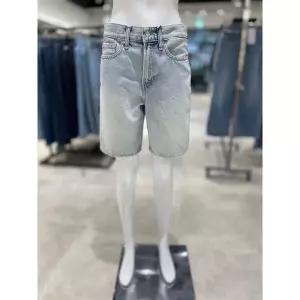 [파주점][Calvin Klein Jeans][캘빈클라인진]여성 릴렉스핏 라이트블루 쿨맥스 버뮤다 데님 반바지 47F9...