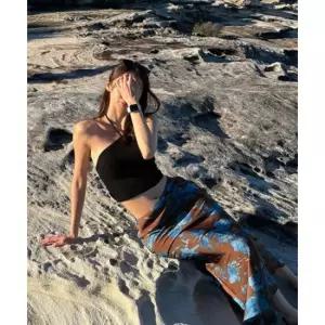 제너럴아이디어 GF2LSK507BR 여성 롱스커트 프린티드 바이어스 롱 스커트 [BLUE BROWN] GF2LSK507 6220532